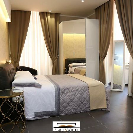 Residence Black & White Наполи Екстериор снимка