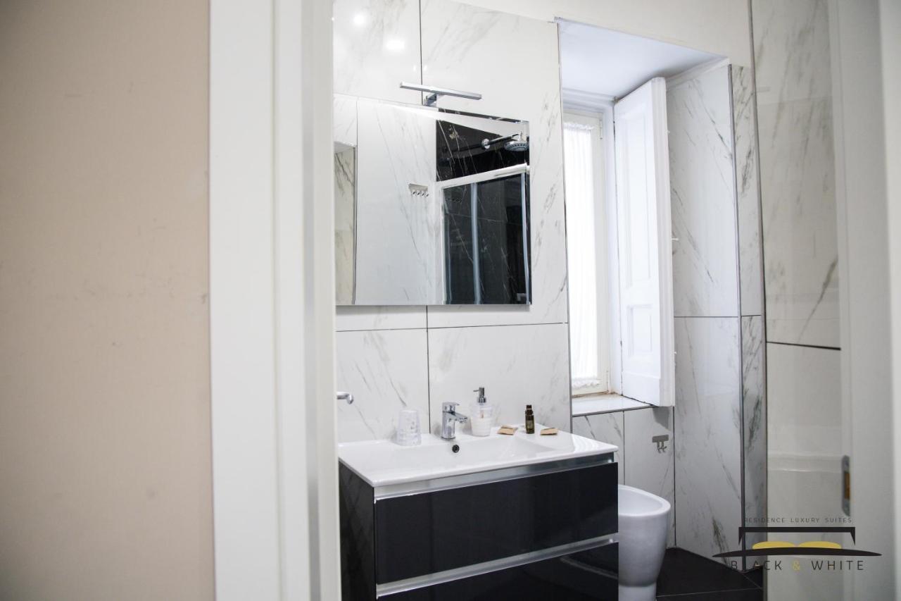 Residence Black & White Наполи Екстериор снимка