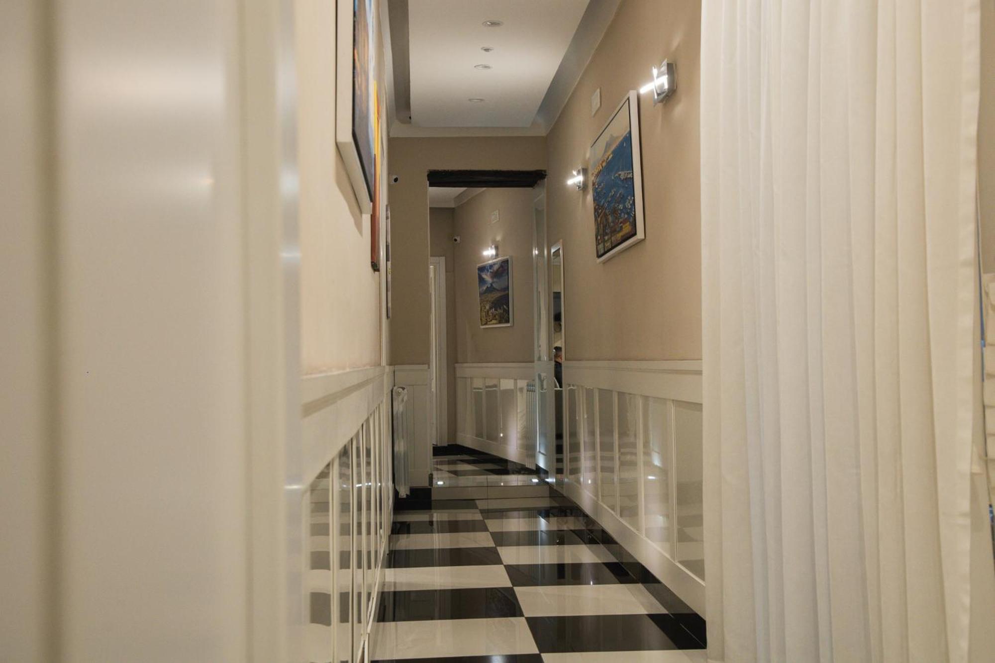 Residence Black & White Наполи Екстериор снимка