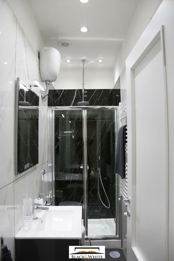 Residence Black & White Наполи Екстериор снимка